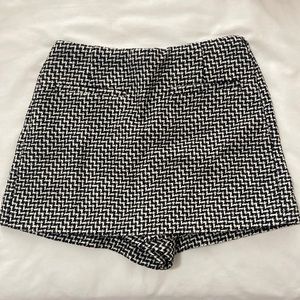 Zara black and white skort